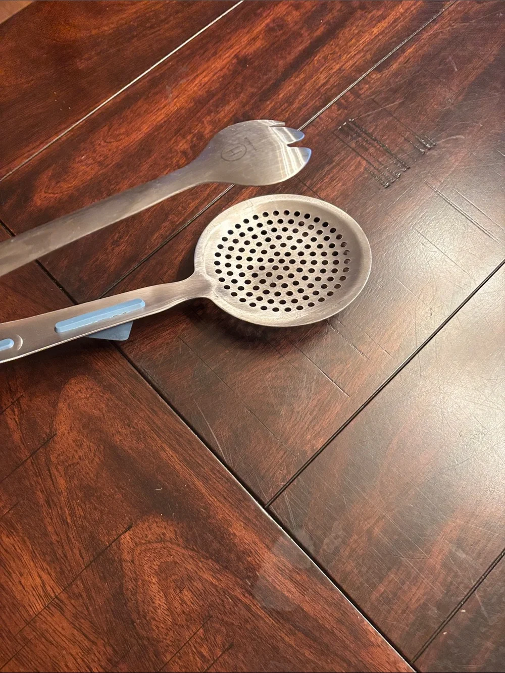 Henning Lee Strainer tongs Steel Serving Tongs with Blue Grip